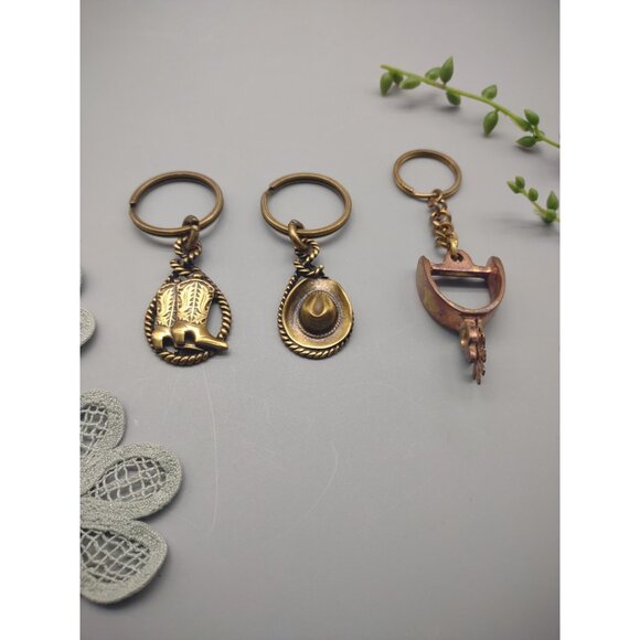 Vintage Lot of 3 Metal Western Cowboy Hat Lasso Boot Stirrup Spur Keychains - Picture 2 of 13